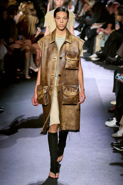 Look 36
